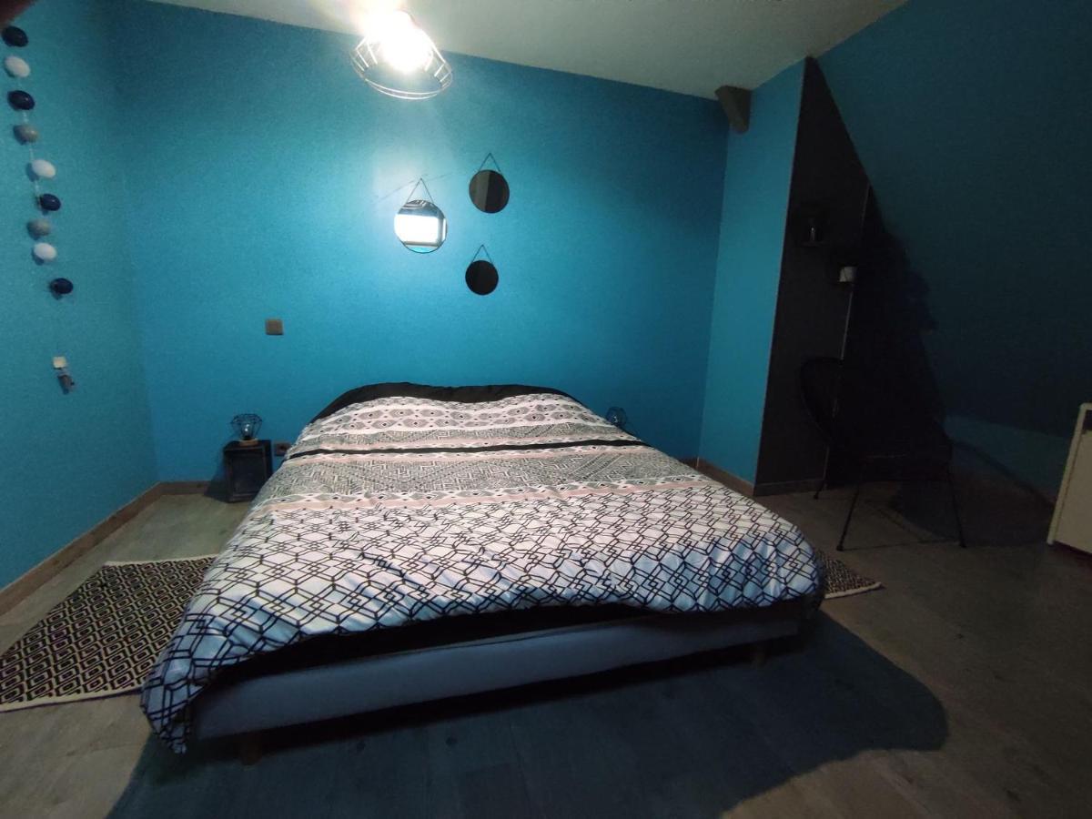 Agreable Et Spacieuse Chambre Familiale Sansac-de-Marmiesse Eksteriør bilde